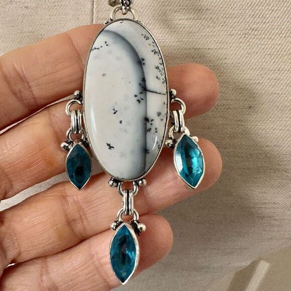 Silver Dendritic agate pendant necklace - Picture 3 of 12